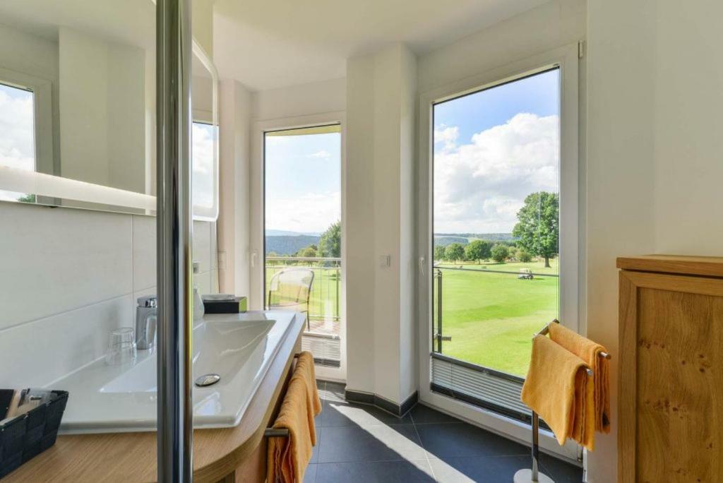 Sport und Golf Resort Gut Wissmannshof Staufenberg  Exterior foto